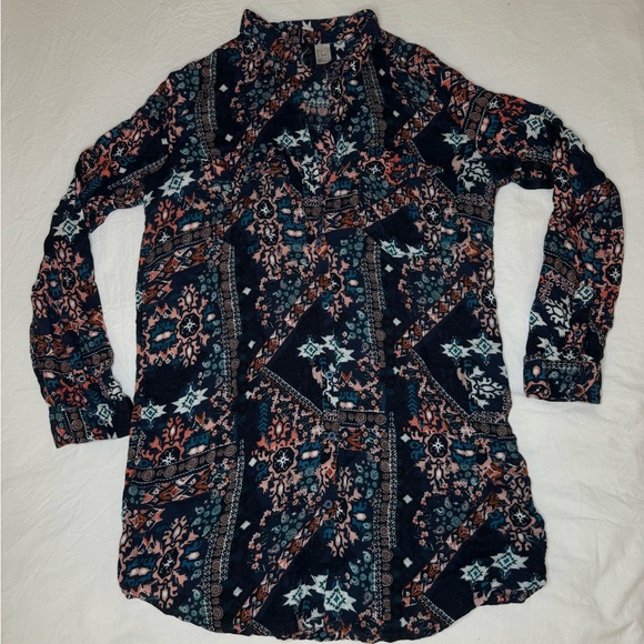 H&M Tops - H&M Floral Patterned Long Sleeve Long Blouse Women’s 8